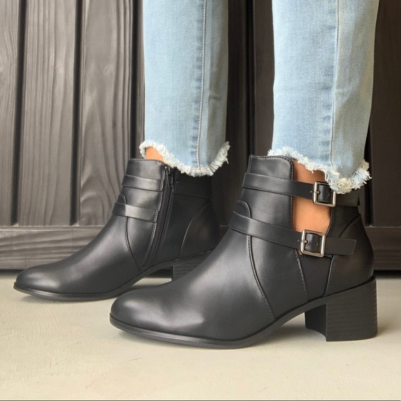 Black Wrap Around Double Buckle Chic Ankle Bootie - Picture 3 of 5